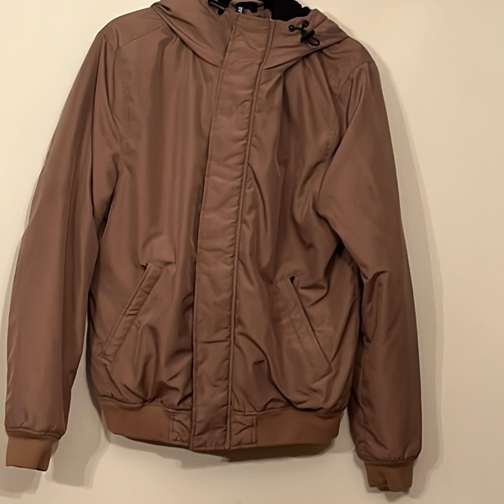 H&M dividends worldwide style premium DB supply size medium